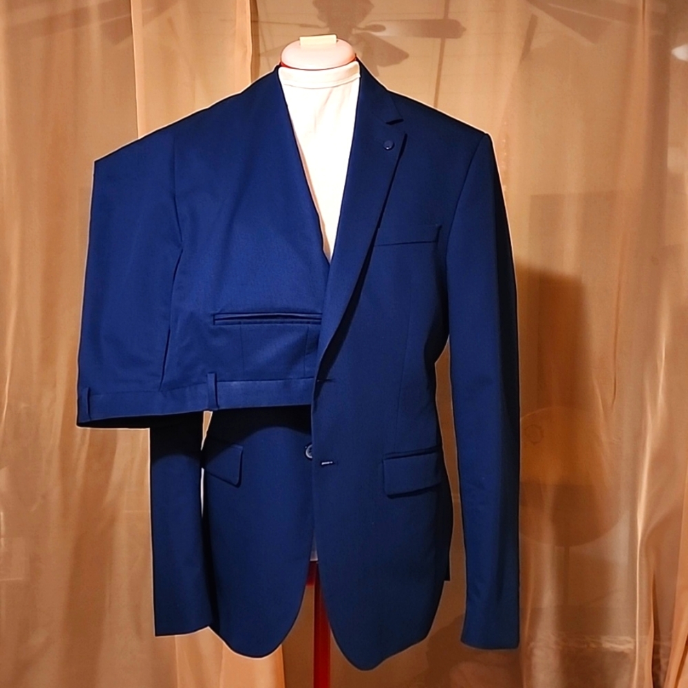 STUNNING ROYAL NAVY MEN'S SUIT!!!
